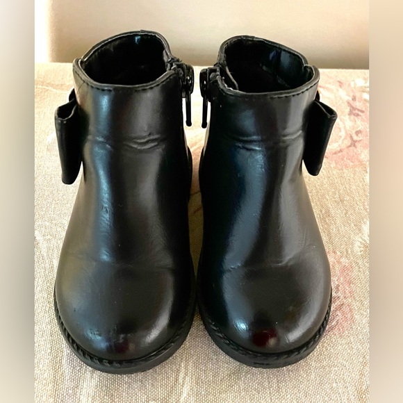 2 pairs girls shoes size 4 - Picture 3 of 9